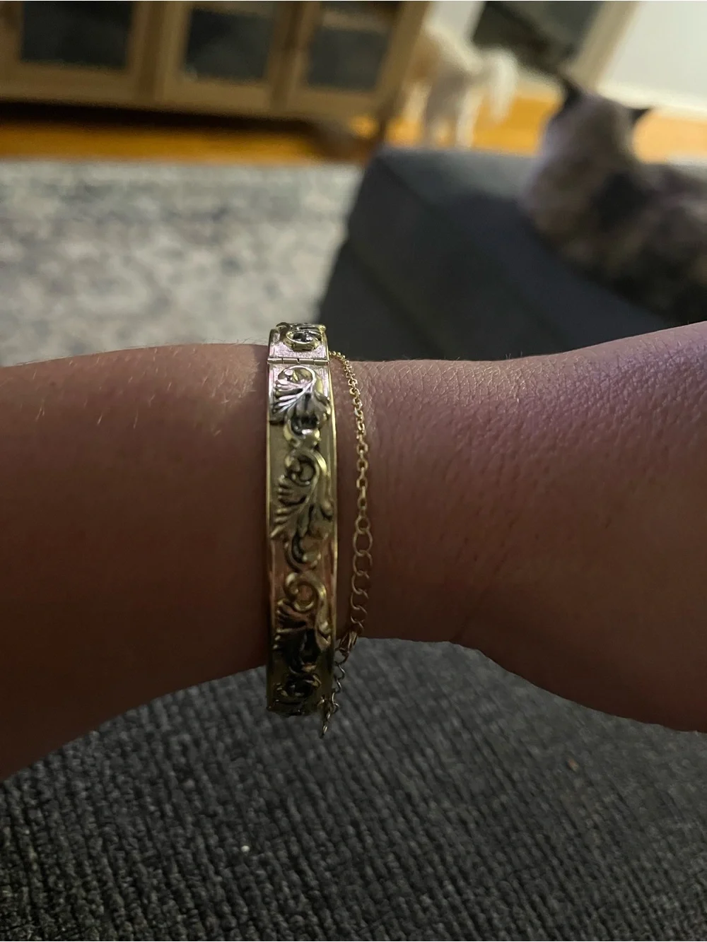 N/A elegant gold